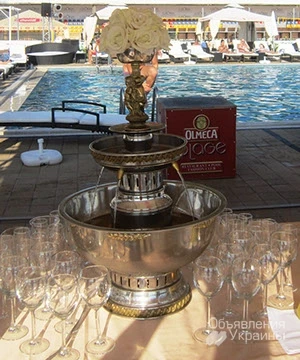 Фото Аренда фонтана для шампанского на праздник