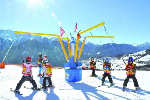 Фото Карусель «ROTONDO» для лыж и тюбов