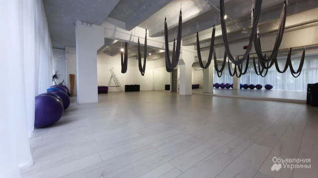 Фото Аренда большого красивого зала в центре для занятий танцами, йогой, фитнесом, fly-йогой