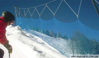 Фото Безпека гірськолижних спусків – попереджувальна сітка