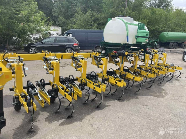 Фото Прополочний культиватор КРН 5.6м з бочкою для рідких добрив