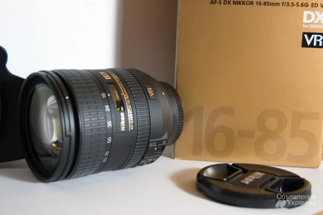 Фото объектив Nikon AF-S DX Nikkor 16-85mm f/3.5-5.6G ED VR