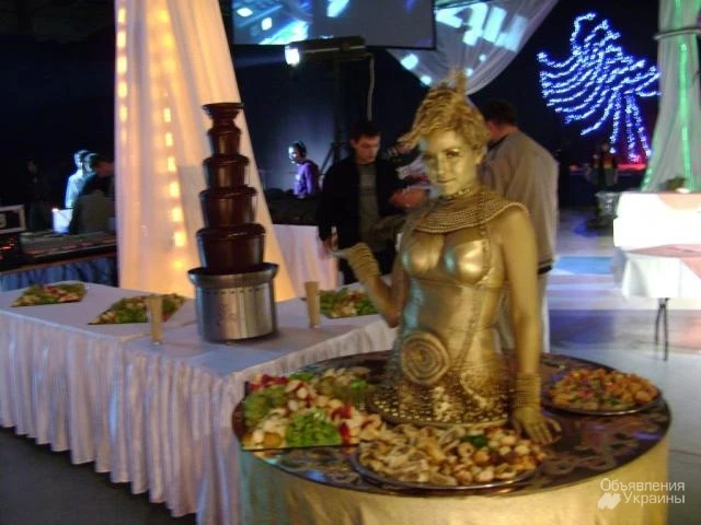 Фото Шоколадный фонтан в аренду на корпоративную вечеринку 