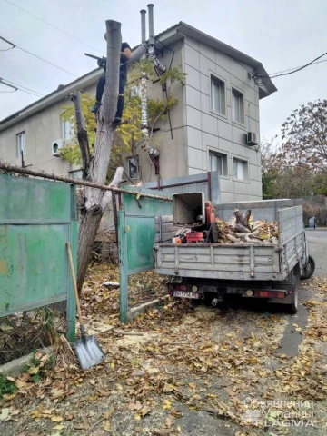 Фото Вывоз мусора разнорабочие грузчики уборка участка разнорабочие без выходных Одесса