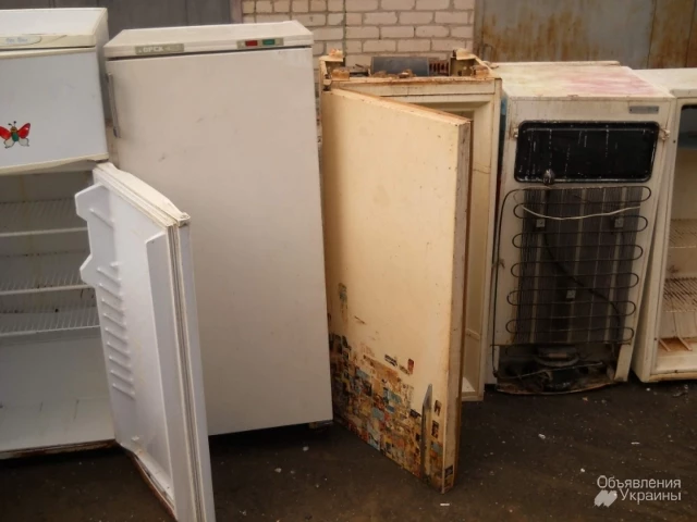 Фото Вывезу старые холодильники