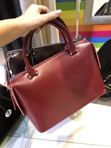 Фото Fendi брендовые сумки в натуральной коже , сумки кожа Фенди