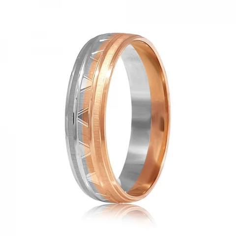 Фото Обручальное кольцо с алмазной гранью 