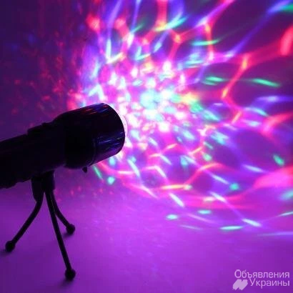 Фото Светодиодный цветной проектор-фонарик Supretto со штативом (5241)
