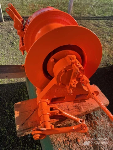 Фото Лебедка буровой установки УГБ 50 с отключающим механизмом вращения и тросом