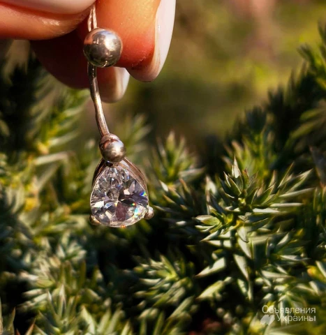 Фото Нова срібна сережка для пупка з білим фіанітом