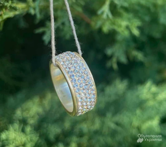 Фото Срібна каблучка з білими кристалами Swarovski