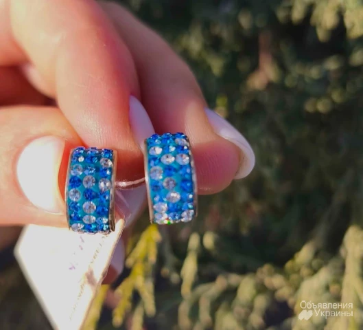 Фото Нові срібні сережки-цвяшки з блакитними кристалами Сваровські