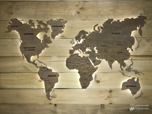Фото Карта світу з дерева однорівнева