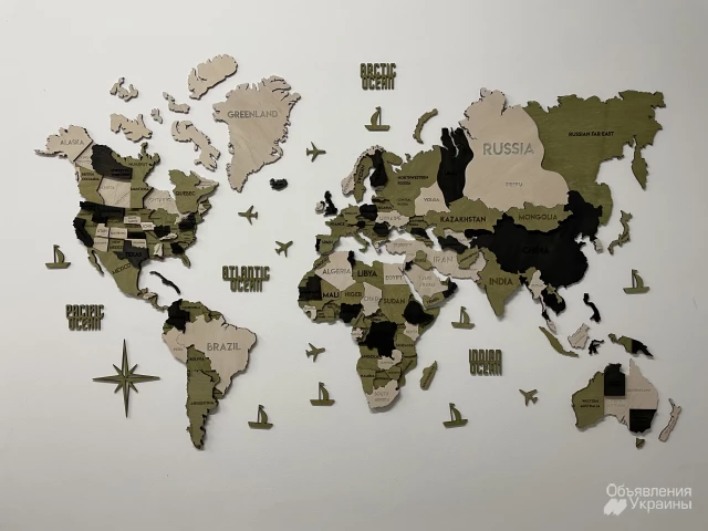 Фото Карта світу з дерева багаторівнева