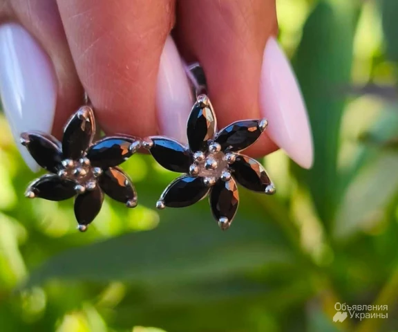 Фото Нові срібні сережки з чорними фіанітами