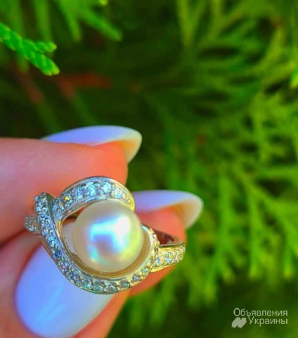 Фото Нова срібна каблучка з перлиною та білими фіанітами